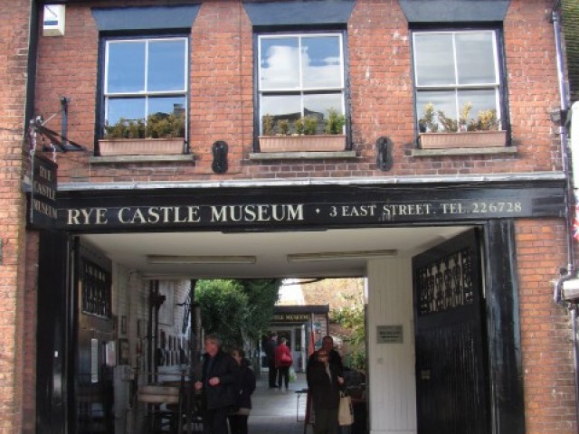 History of Rye, Rye History Museum, medieval history, medieval history museum, East Street Museum, east street rye, rye history museum, east street museum, Ypres tower, Ypres tower history, Ypres tower rye, rye castle museum, east street museum front, visitors entrance rye castle east street museum